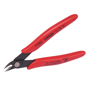 Pinza para electrónica con mango rubber grip de 5-1/8" corte al ras 22°